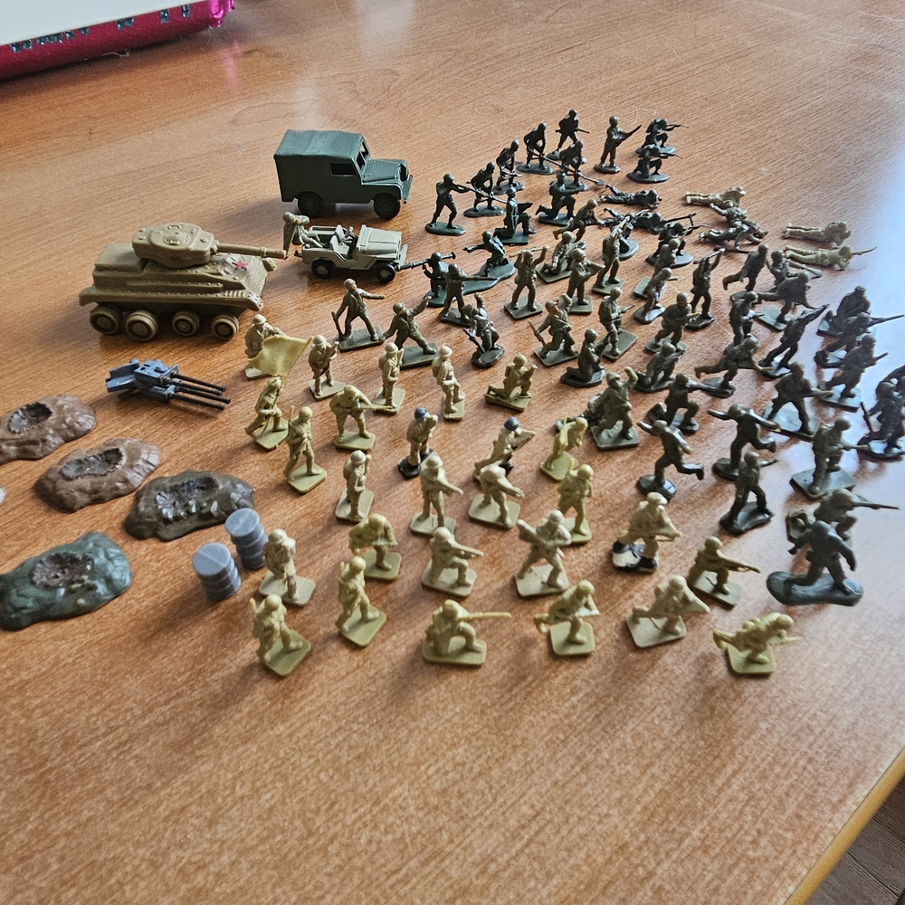 Green and Tan Action Figures Playset with Military Vehicles